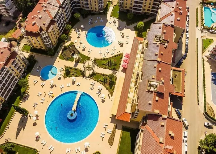 Apartment Bella - 3 Pools, 2 Bedrooms & 2 Bathrooms
