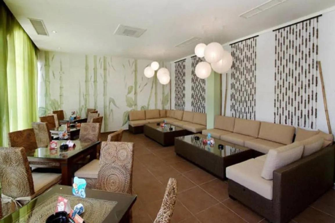 Bella - 3 Pools, 2 Bedrooms & 2 Bathrooms *