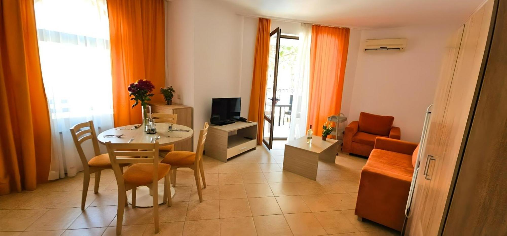 Apartament Bella - 3 Pools, 2 Bedrooms & 2 Bathrooms *