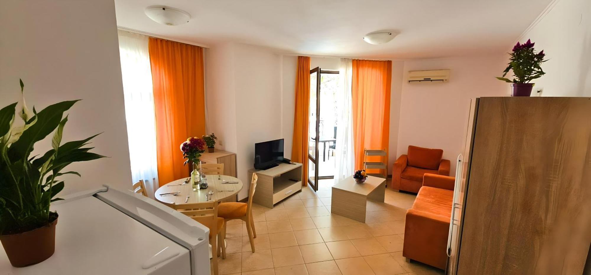 Apartament Bella - 3 Pools, 2 Bedrooms & 2 Bathrooms
